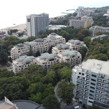Yalta Апартамент Златни пясъци